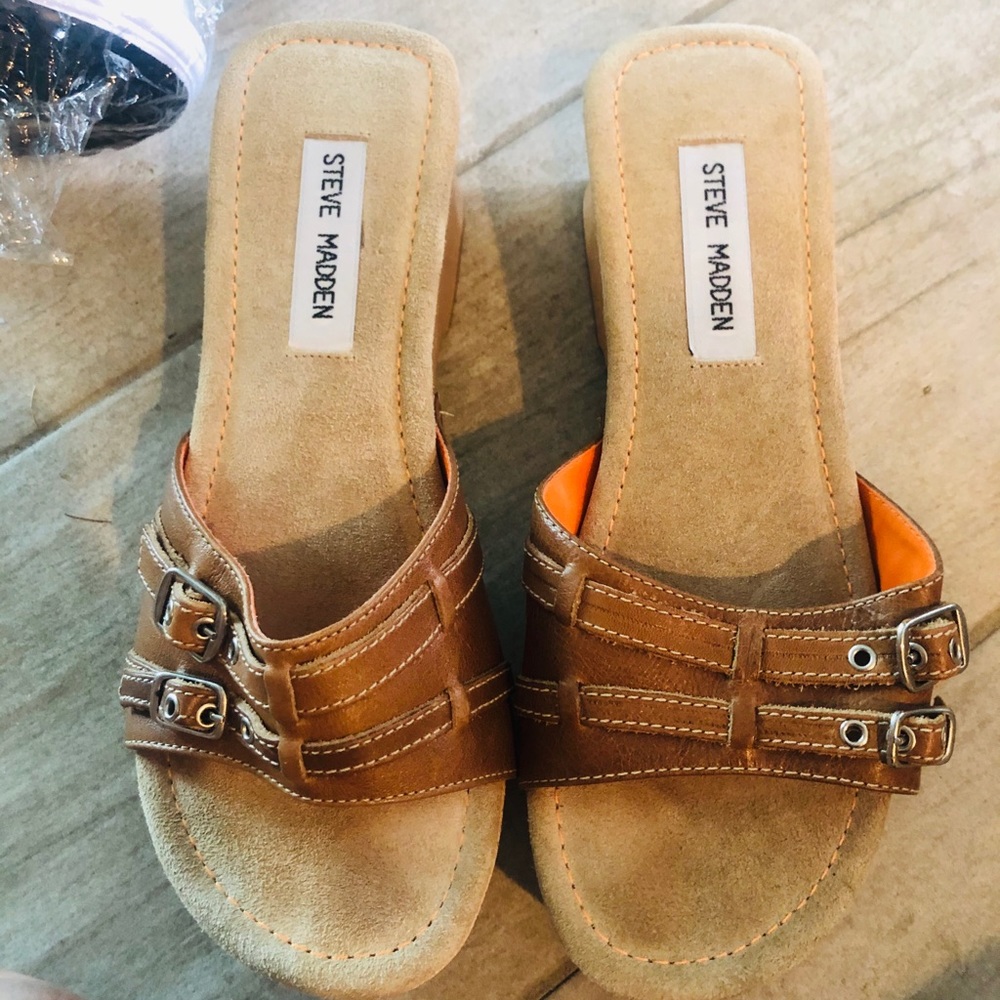 New Steve Madden sandals with wedge small size 7